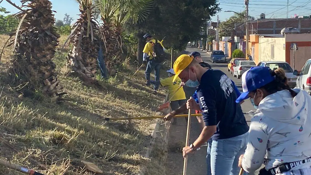 REALIZAN LIMPIEZA DE RIO DE IRAPUATO 1